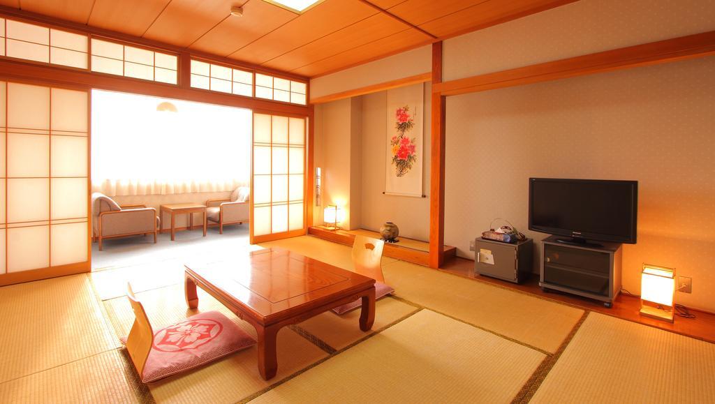 Kasugai View Hotel Fuefuki Esterno foto