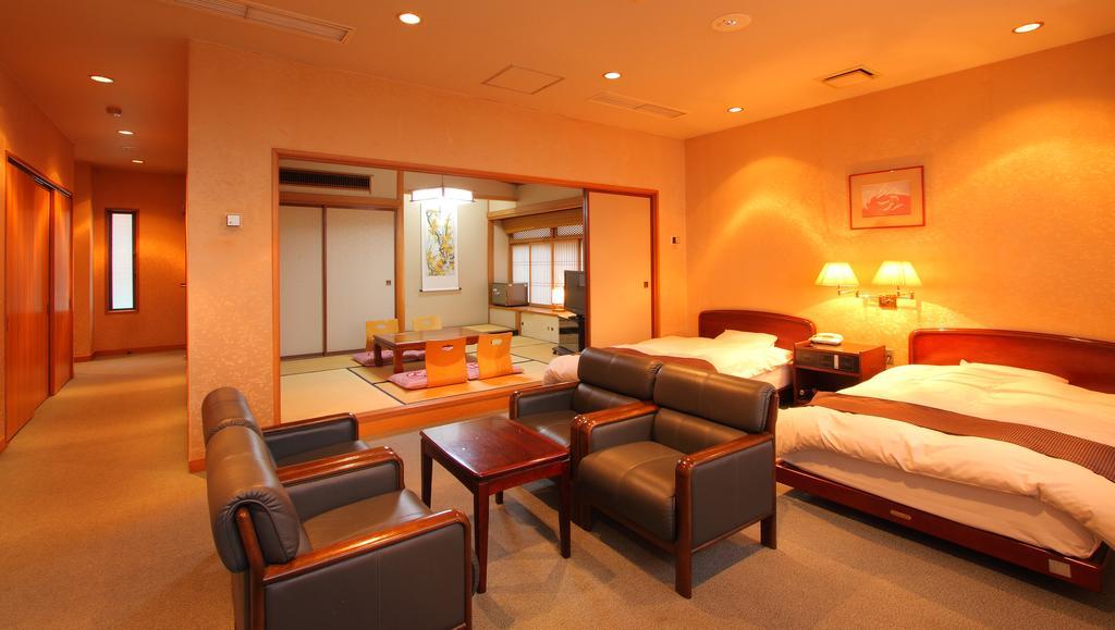 Kasugai View Hotel Fuefuki Esterno foto