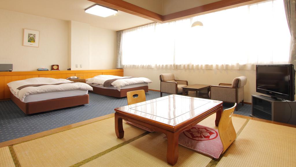 Kasugai View Hotel Fuefuki Esterno foto