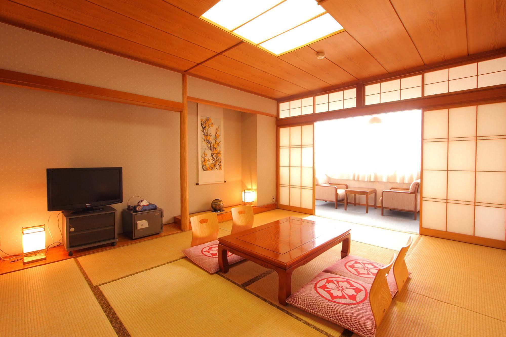 Kasugai View Hotel Fuefuki Esterno foto