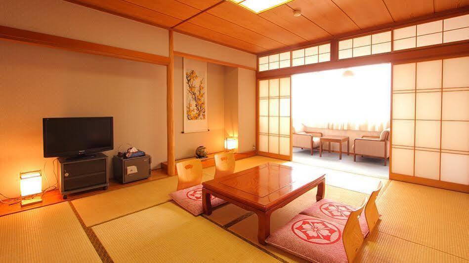 Kasugai View Hotel Fuefuki Esterno foto
